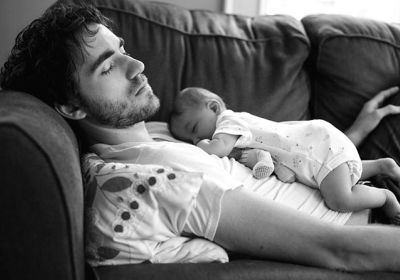 AFFIDO CONDIVISO, SVOLTA EPOCALE: I FIGLI ANCHE PICCOLISSIMI POSSONO PERNOTTARE CON I PAPÀ!