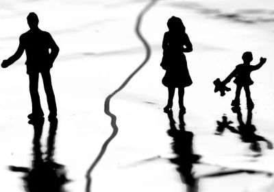 ALLONTANAVA IL FIGLIO DAL PADRE: REVOCATA LA RESPONSABILITÁ GENITORIALE ALLA MAMMA